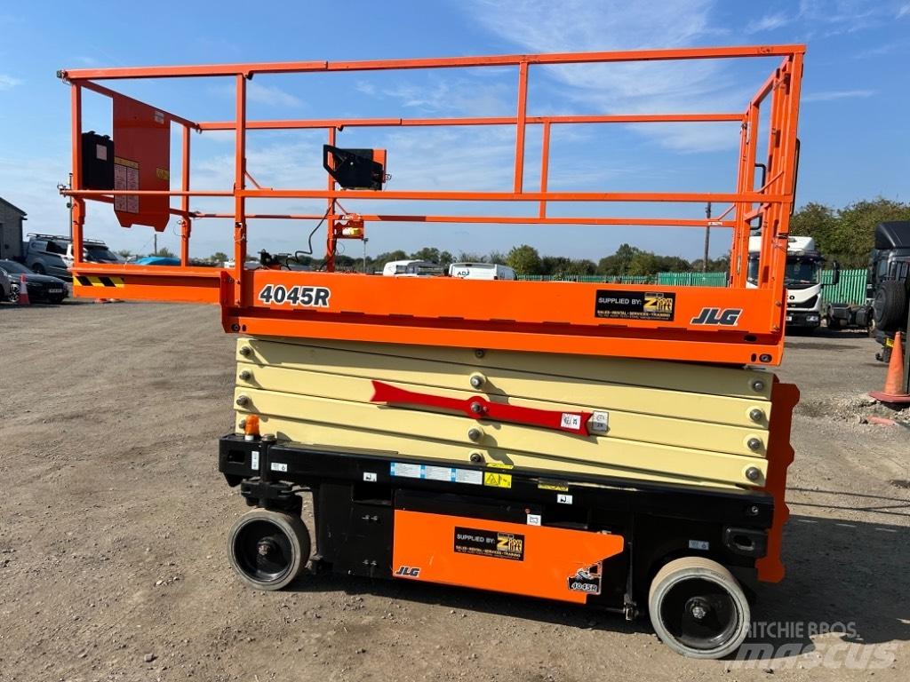 JLG 4045R Ножични работни платформи