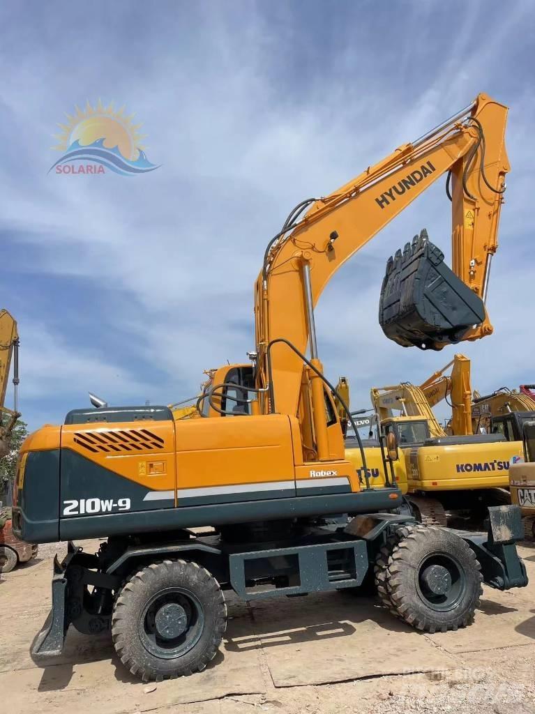 Hyundai R210W-9 Колесни екскаватори