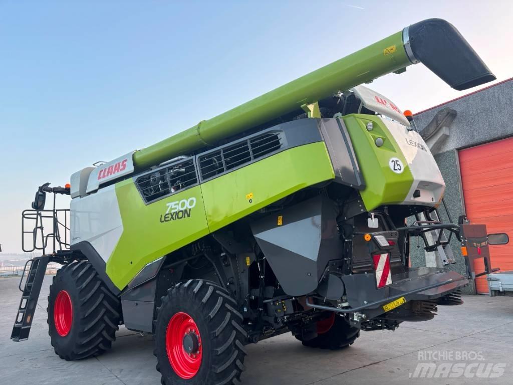 CLAAS Lexion 7500 Комбайни
