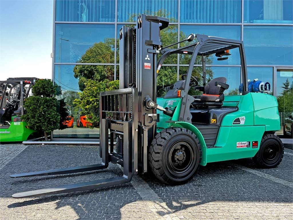 Mitsubishi FG55NT Камиони с АГУ