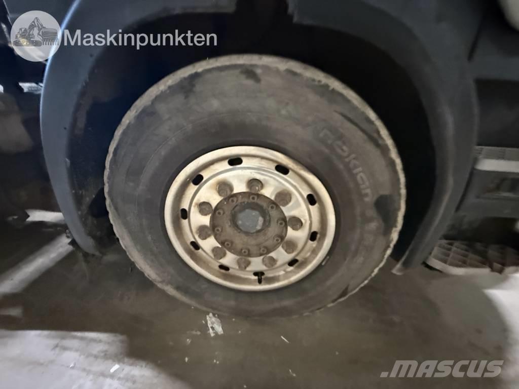 Scania Lastväxlare Камиони с кран с кука