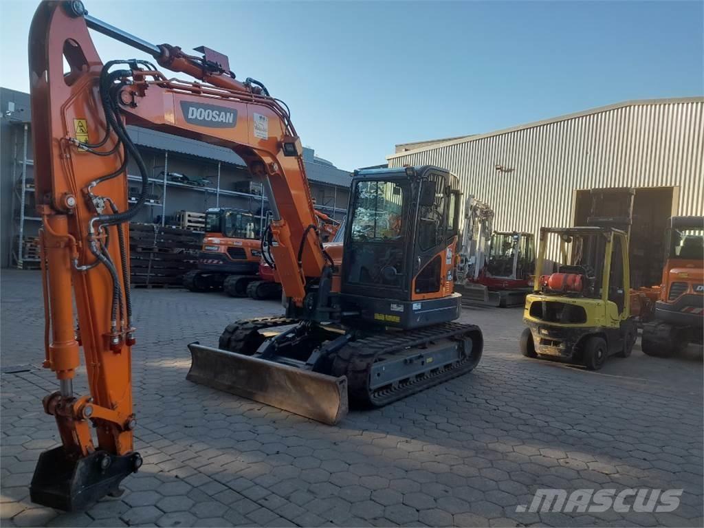 Doosan DX85R-3 Средни екскаватори 7т - 12т