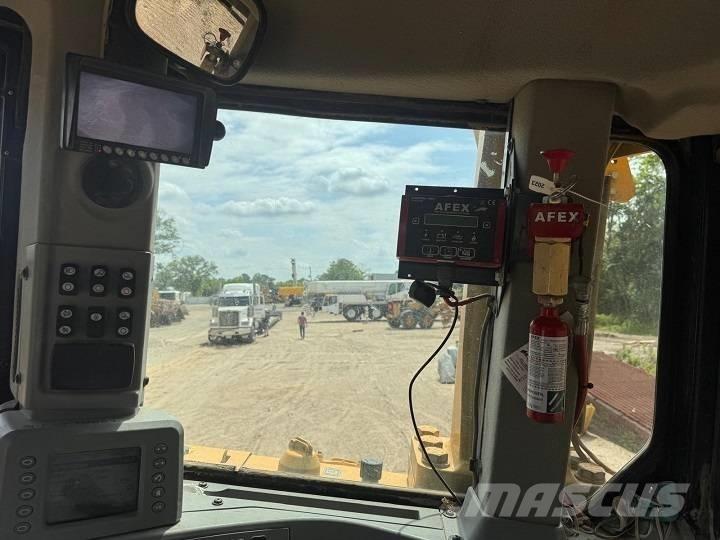 CAT D 8 T WDA Верижни булдозери
