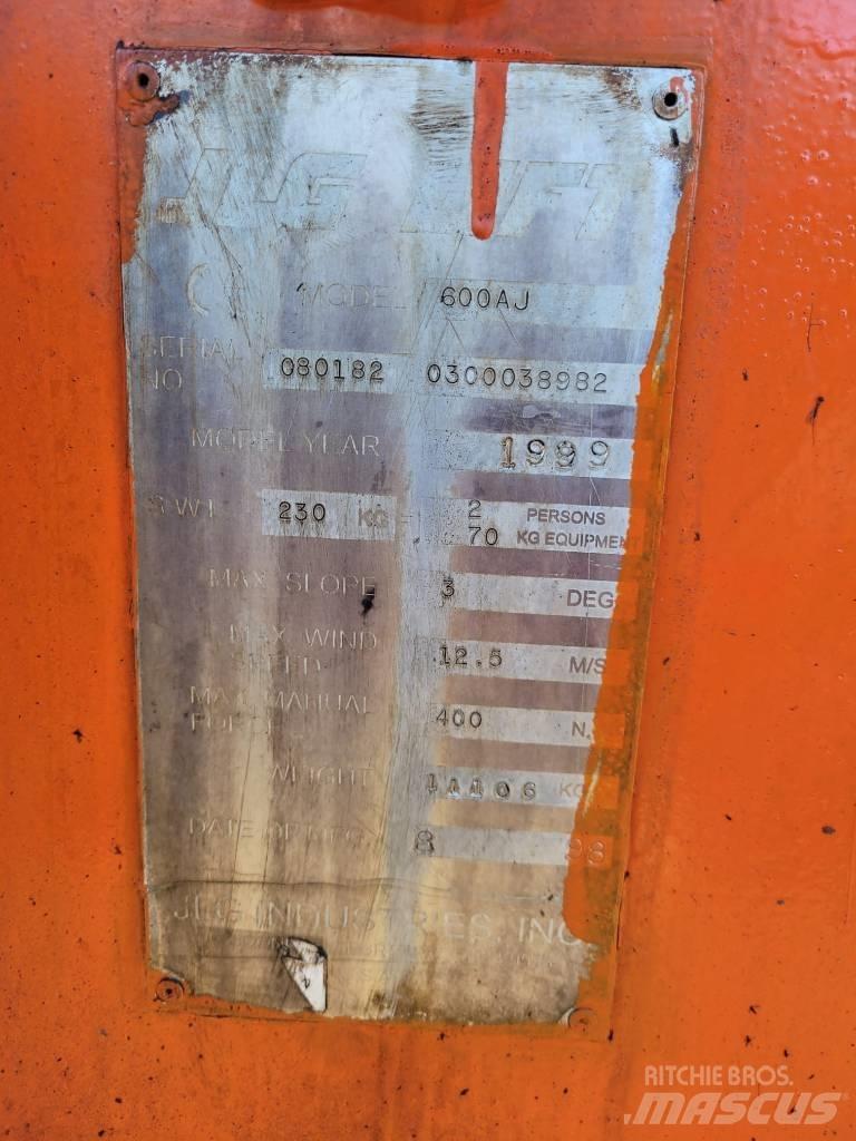 JLG 600 AJ Телескопични повдигачи
