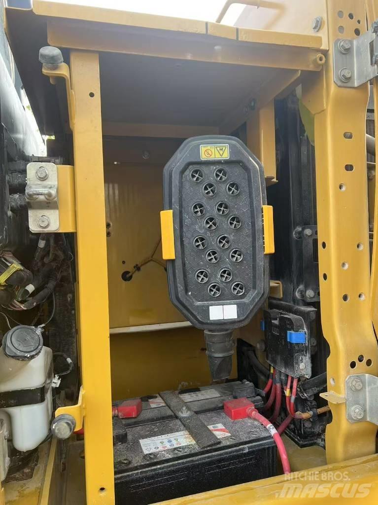 CAT 320 GC Верижен екскаватор