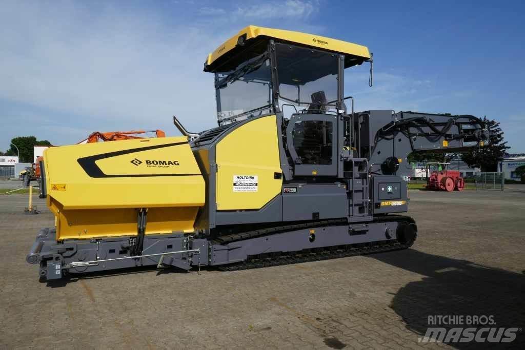 Bomag BMF 2500 M Подаващи машини
