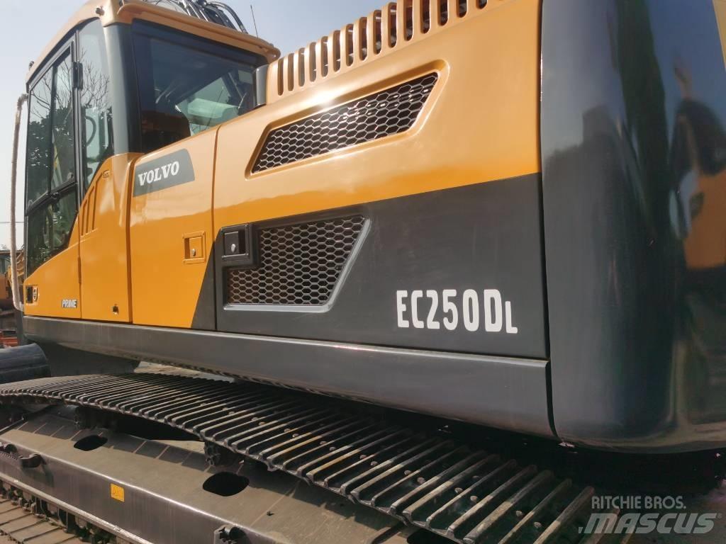 Volvo EC 250 D L Верижен екскаватор