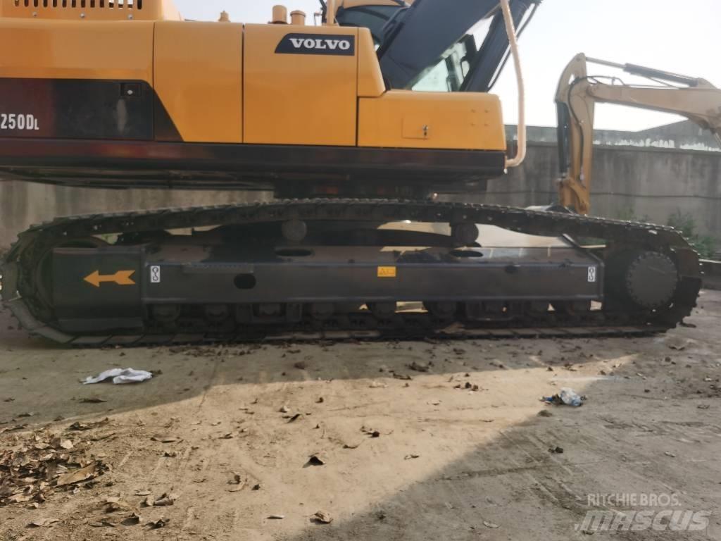 Volvo EC 250 D L Верижен екскаватор