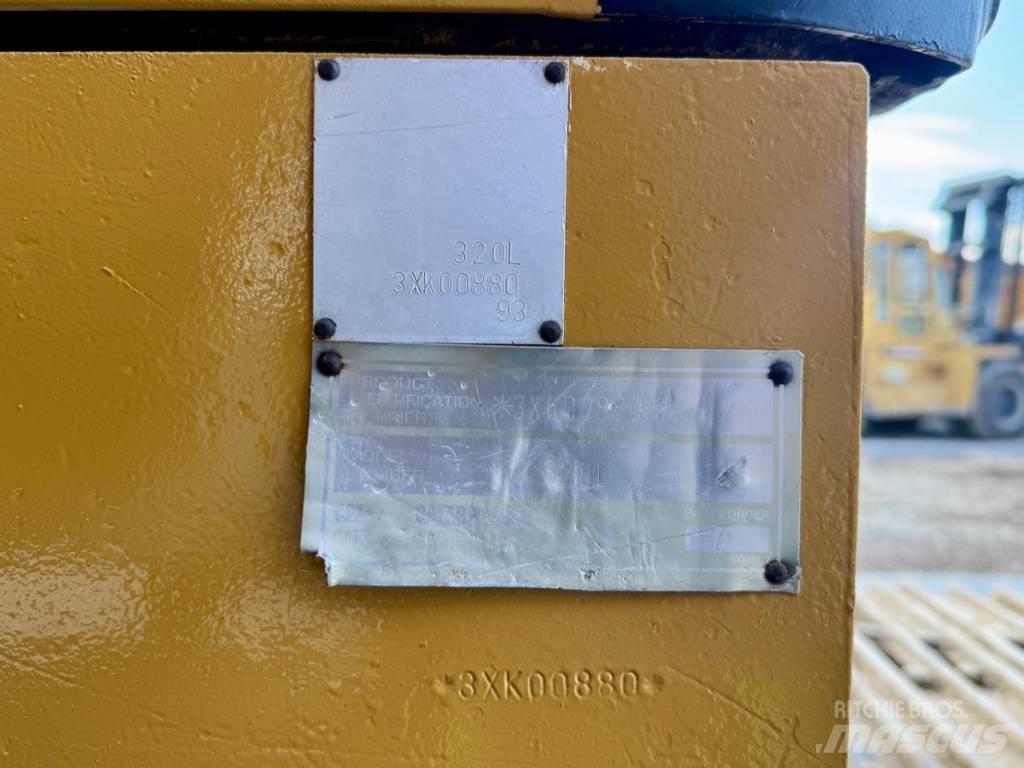 CAT 320 L Верижен екскаватор