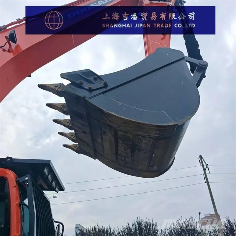 Doosan DX 225 Верижен екскаватор