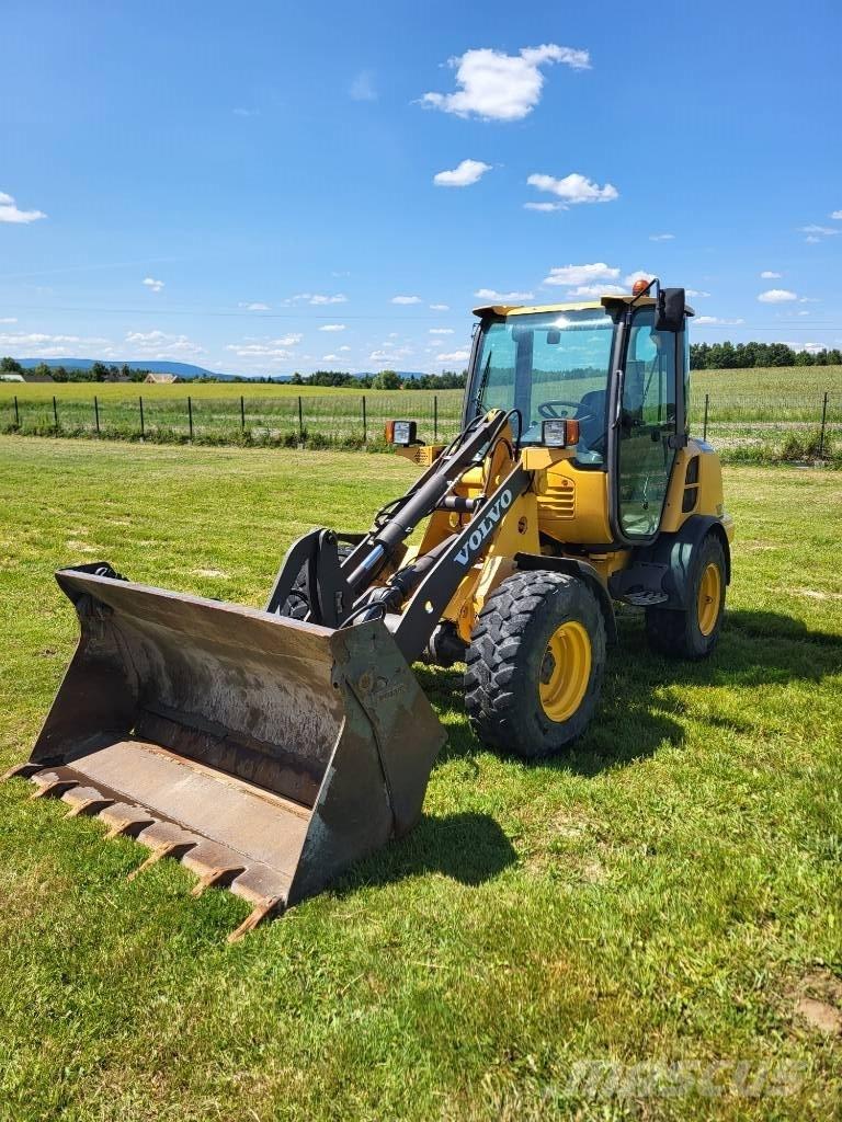 Volvo L 25 F Колесни товарачи