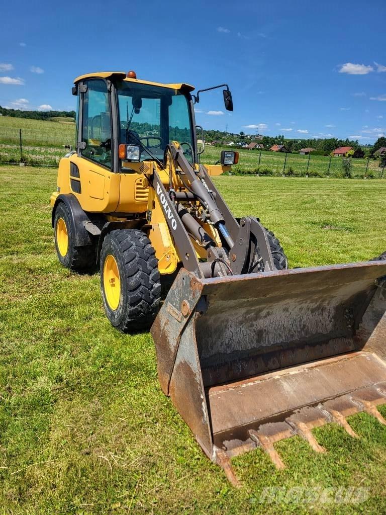 Volvo L 25 F Колесни товарачи