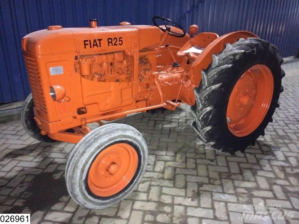 Fiat R25 2WD Трактори