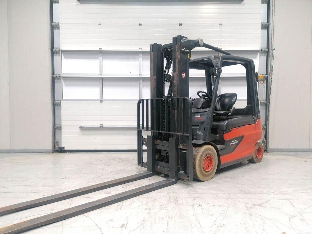 Linde E30L-01 Електрически вилични кари-повдигачи