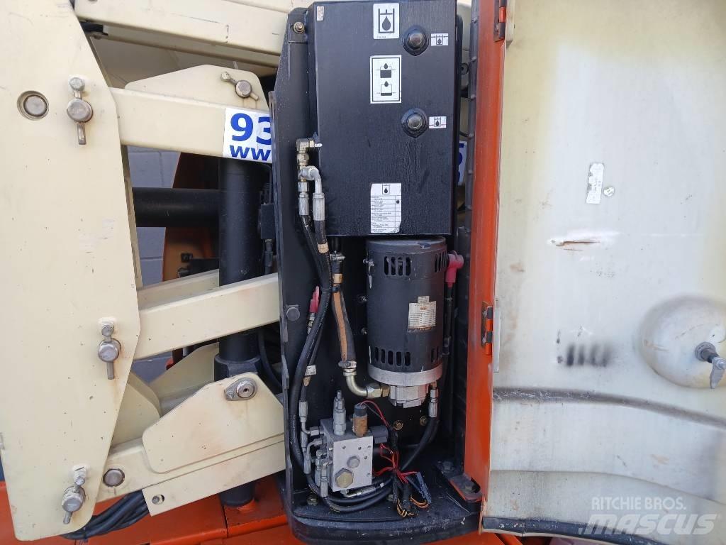 JLG E300AJP Съчленени стрелови подемници