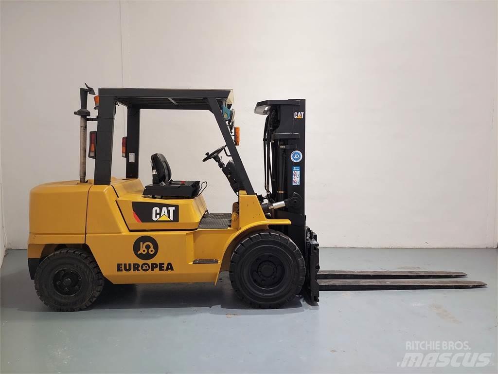 CAT DP45K Дизелови камиони