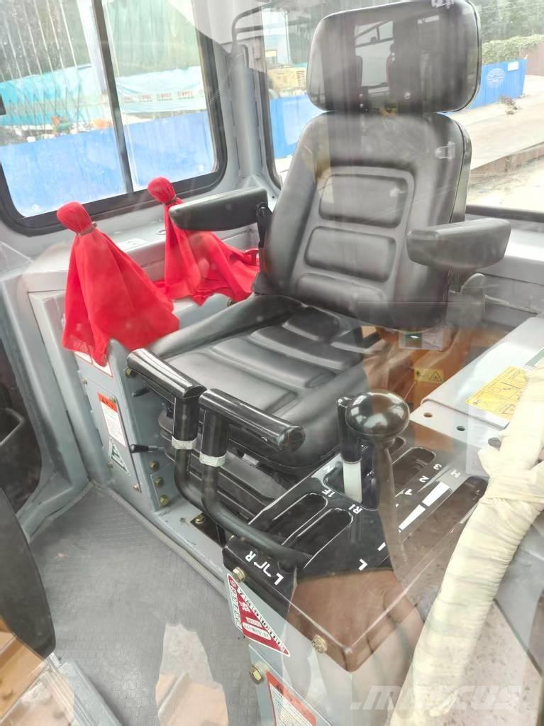 CAT D6G Верижни булдозери
