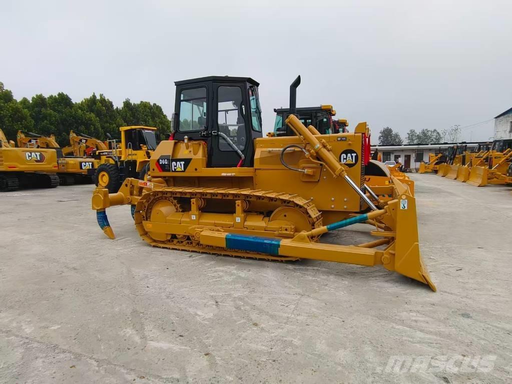 CAT D6G Верижни булдозери
