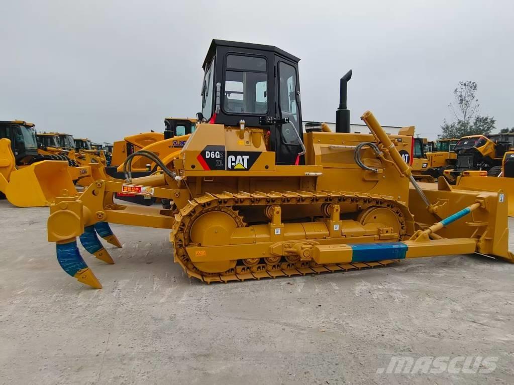 CAT D6G Верижни булдозери
