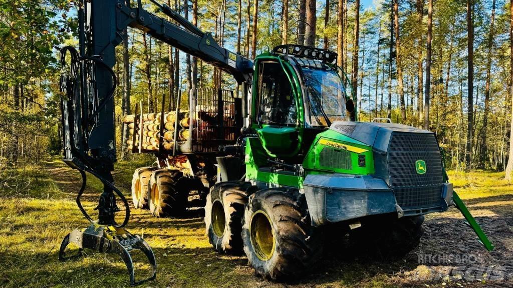 John Deere 1010G Форуардери