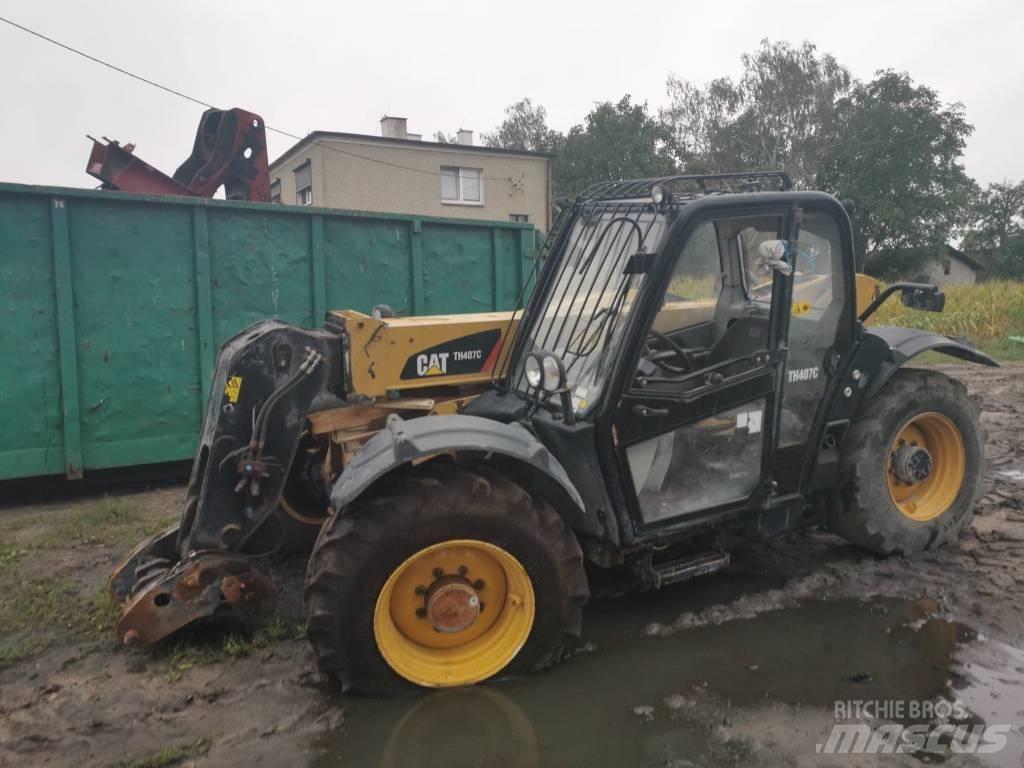 CAT TH 407 2013r Телескопични товарачи