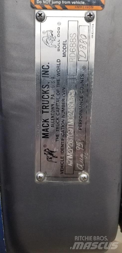 Mack RD 688 S Самосвал