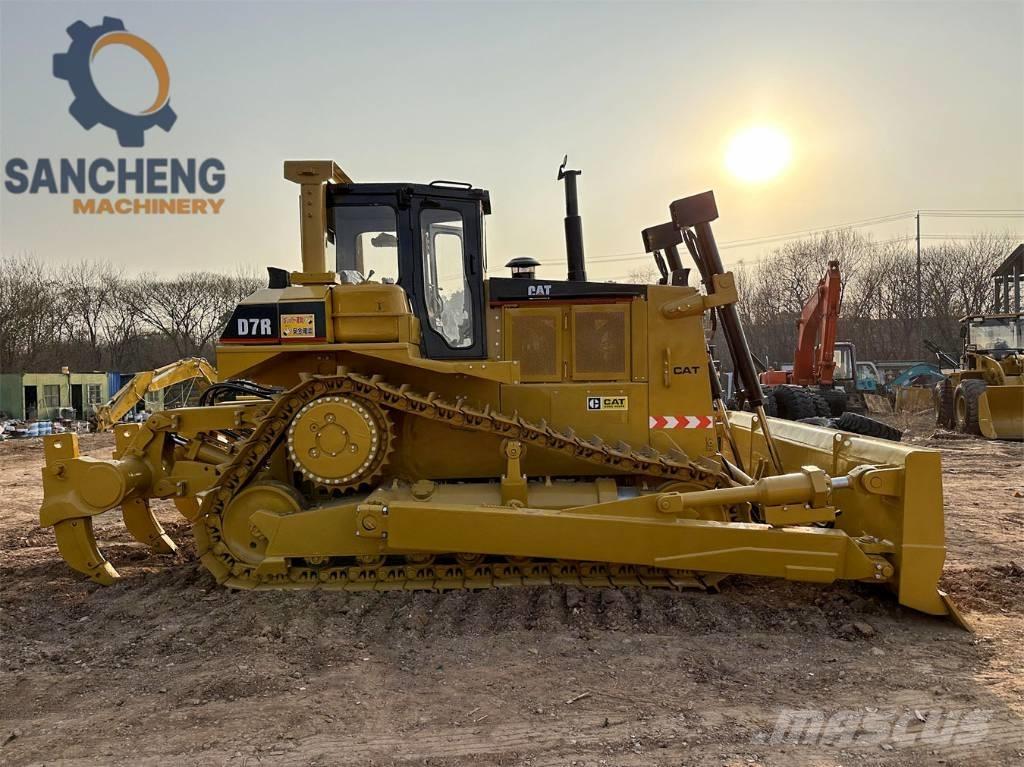 CAT D 7 R Верижни булдозери
