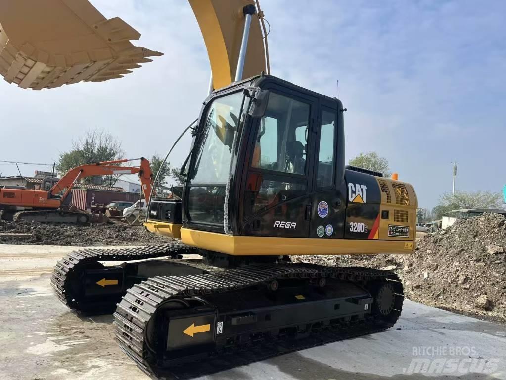 CAT 320 D Верижен екскаватор
