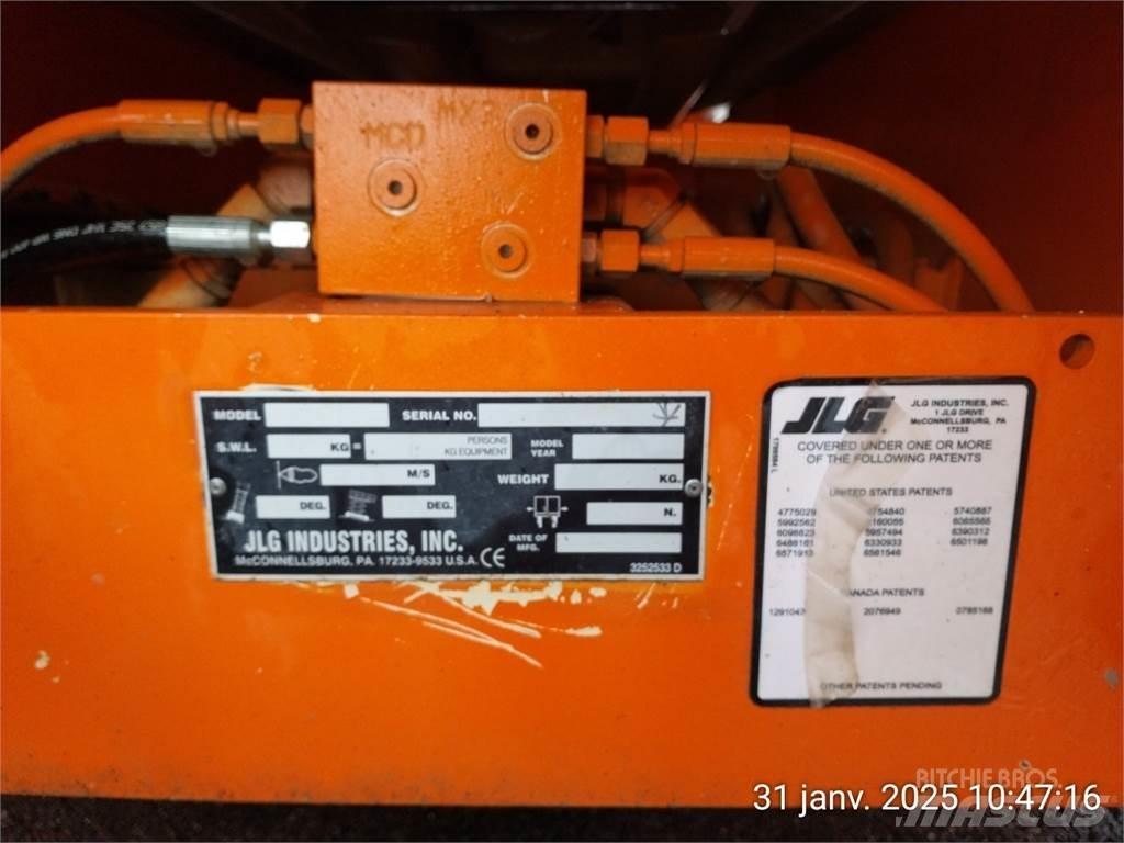 JLG 4394RT Ножични работни платформи