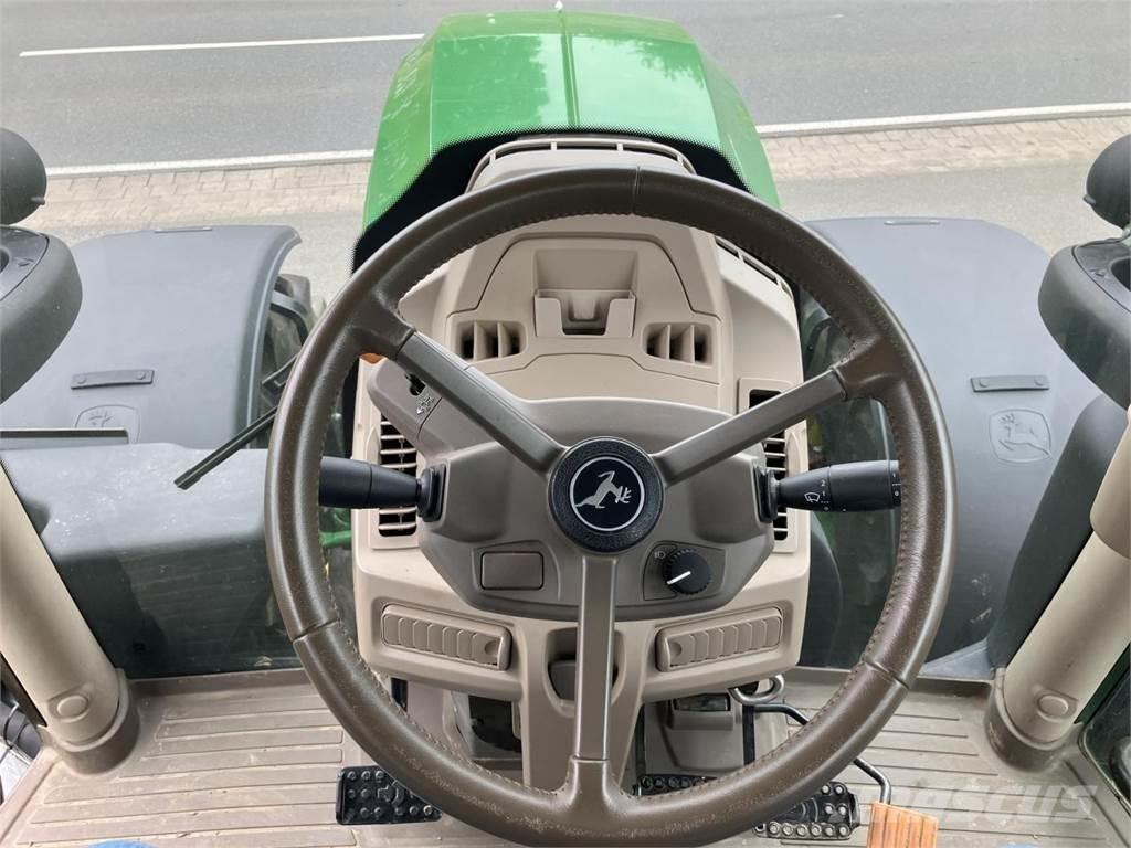 John Deere 6R 215 Трактори
