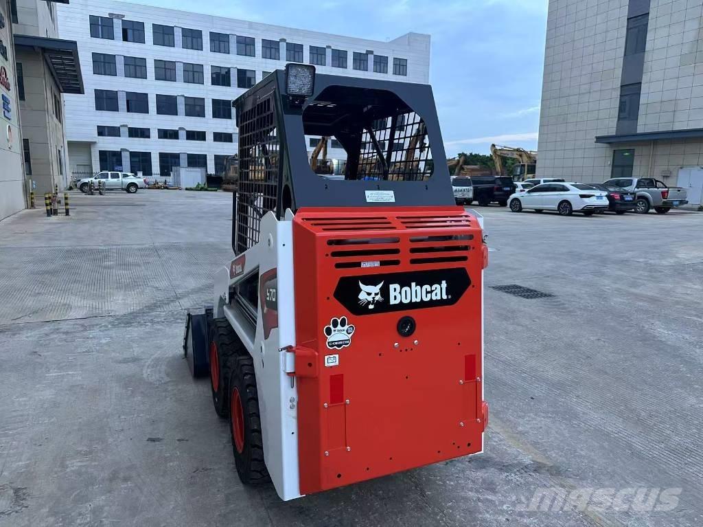 Bobcat S70 Мини товарачи
