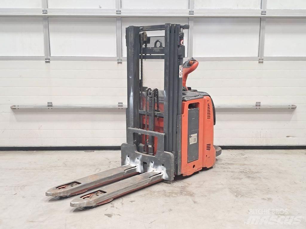 Linde D12 AP Колички високоповдигачи с теглич