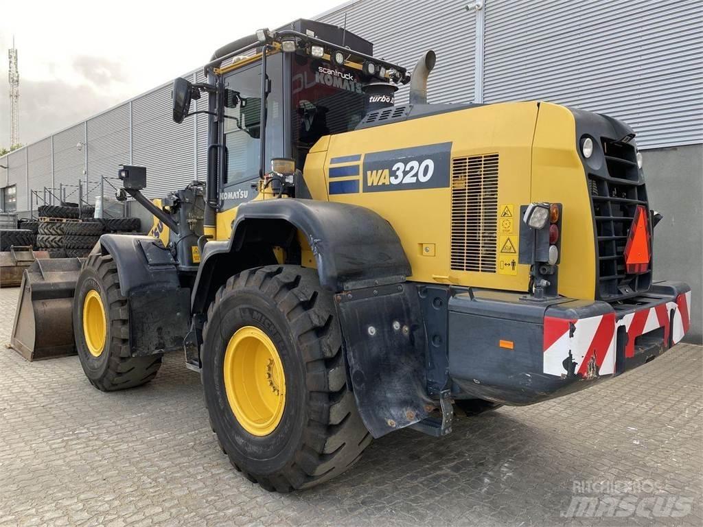 Komatsu WA320-8 Колесни товарачи