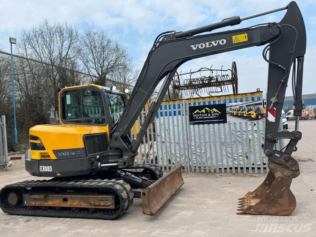 Volvo ECR 88 Средни екскаватори 7т - 12т