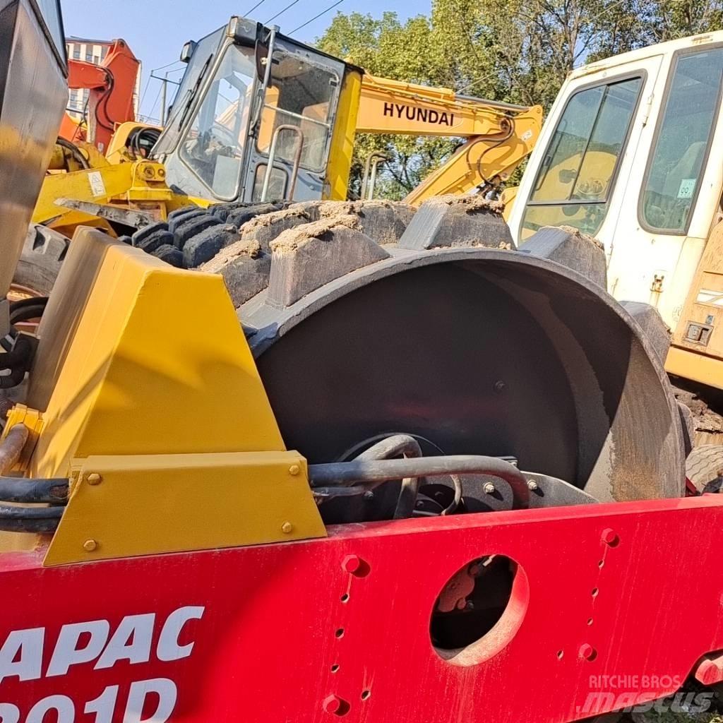 Dynapac CA 301 D Еднобарабанни ролки
