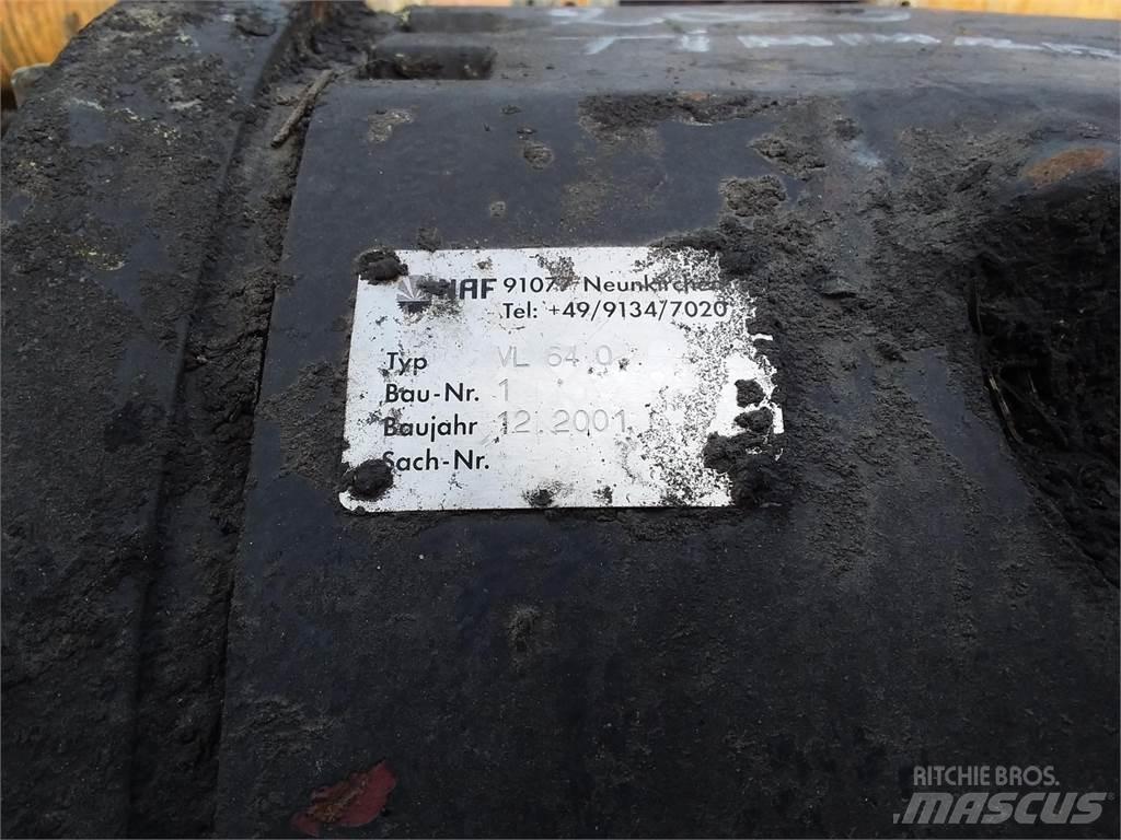 Valmet 941 Предаване