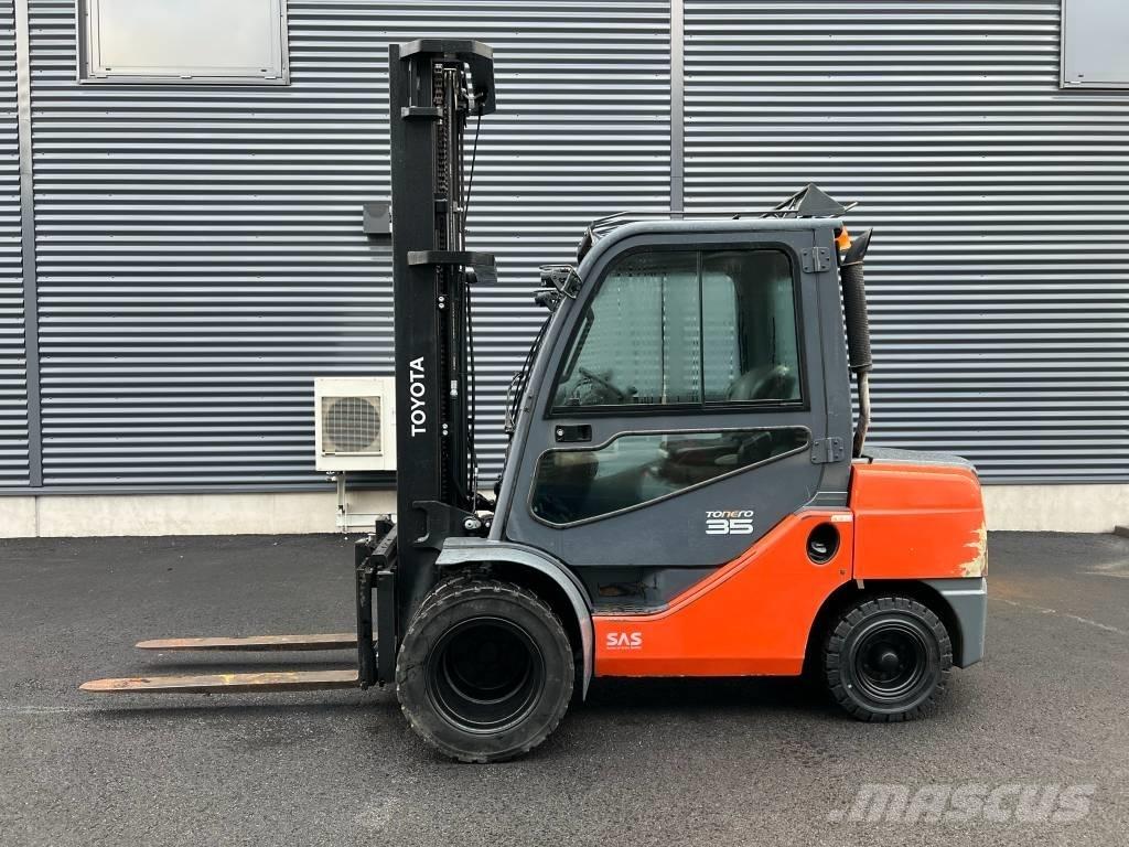 Toyota 52-8 FD JF 35 Дизелови камиони