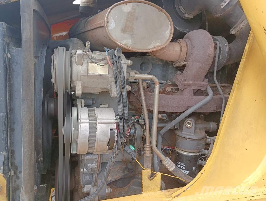 New Holland LB 110 Товарач със заден ексватор