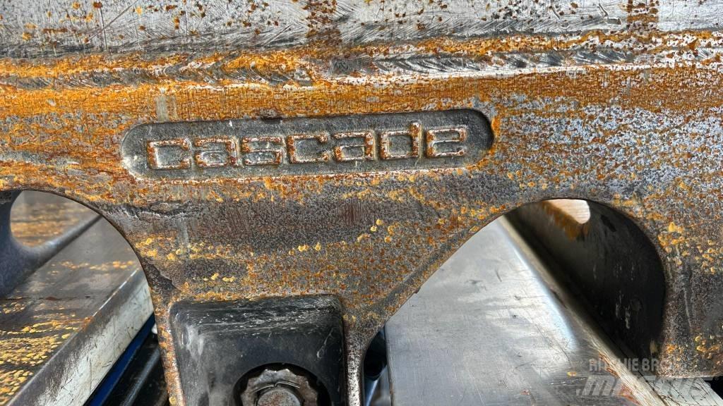 Cascade 170G Други стяги
