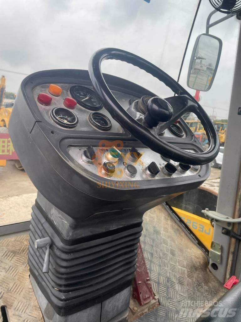 XCMG XS 263 J Еднобарабанни ролки
