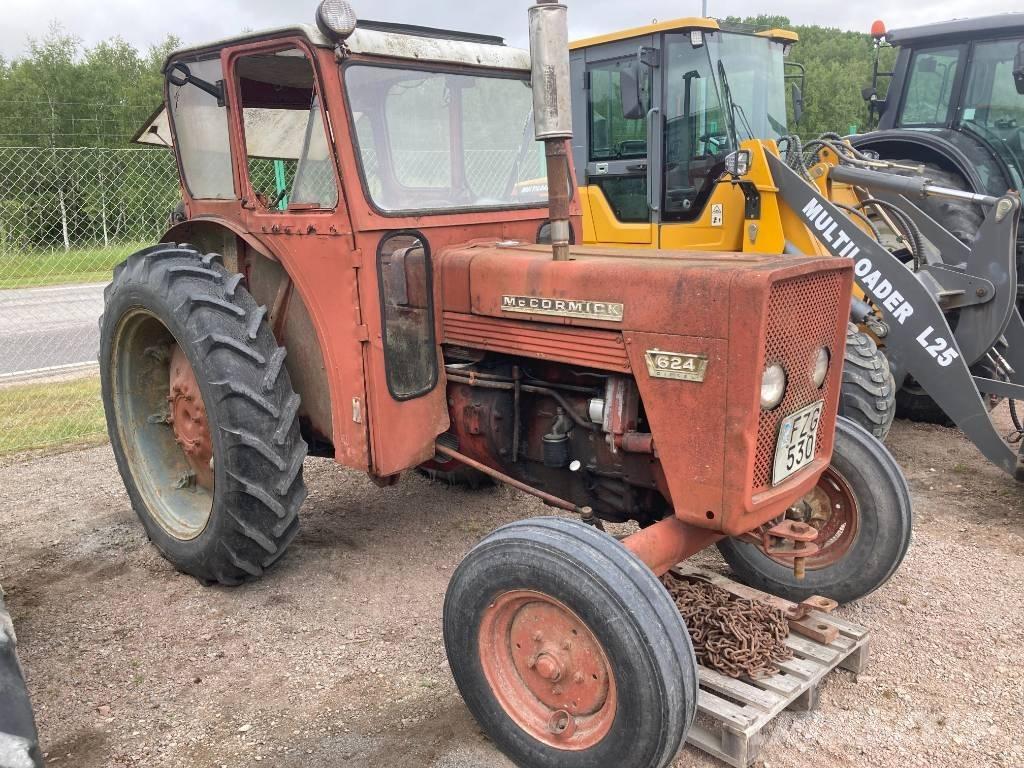 McCormick 624 Трактори