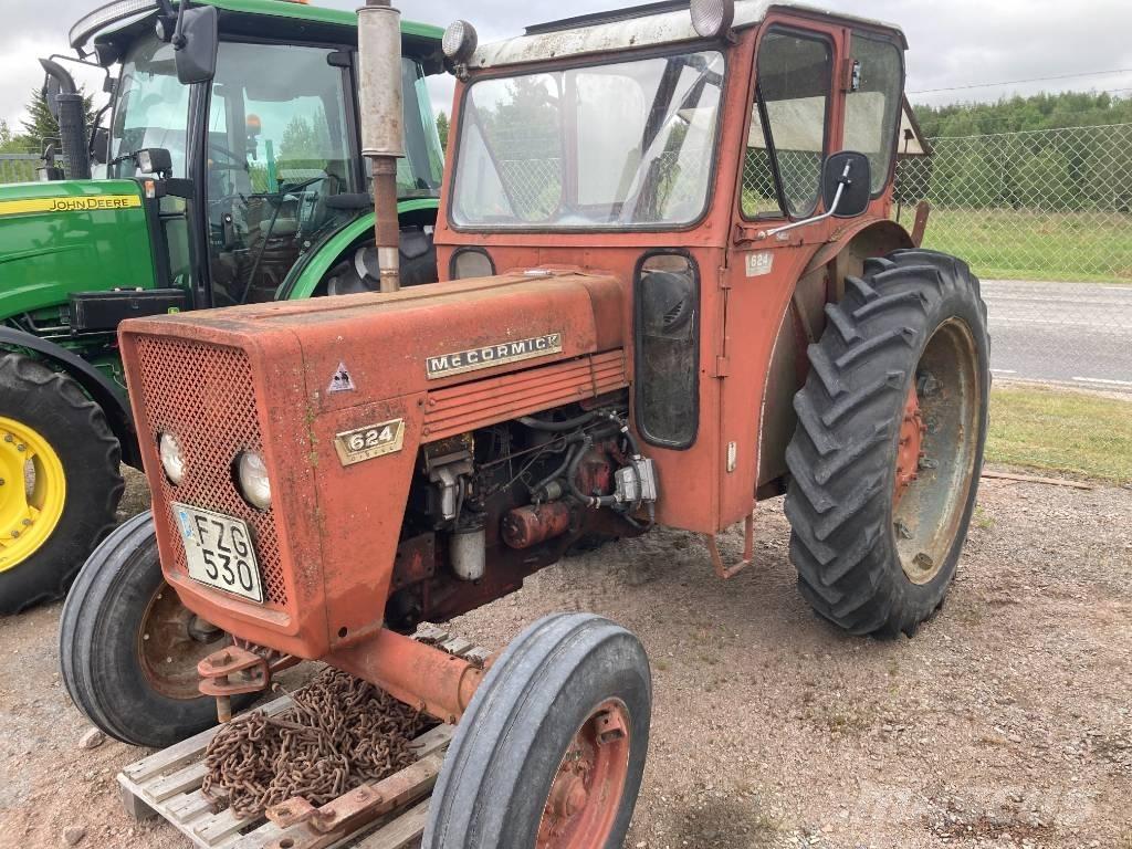 McCormick 624 Трактори