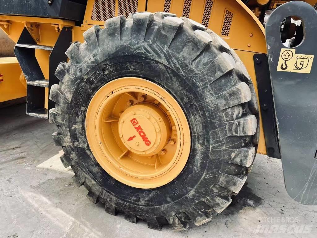 XCMG XS 223 J Еднобарабанни ролки
