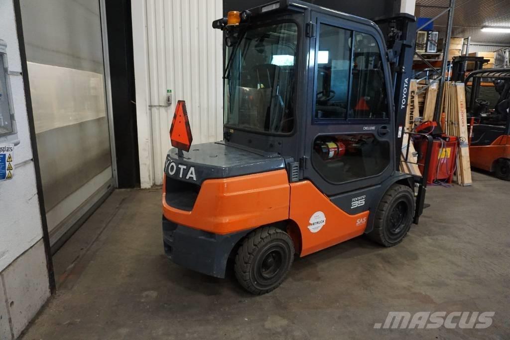 Toyota 52-8FDJF35 Дизелови камиони