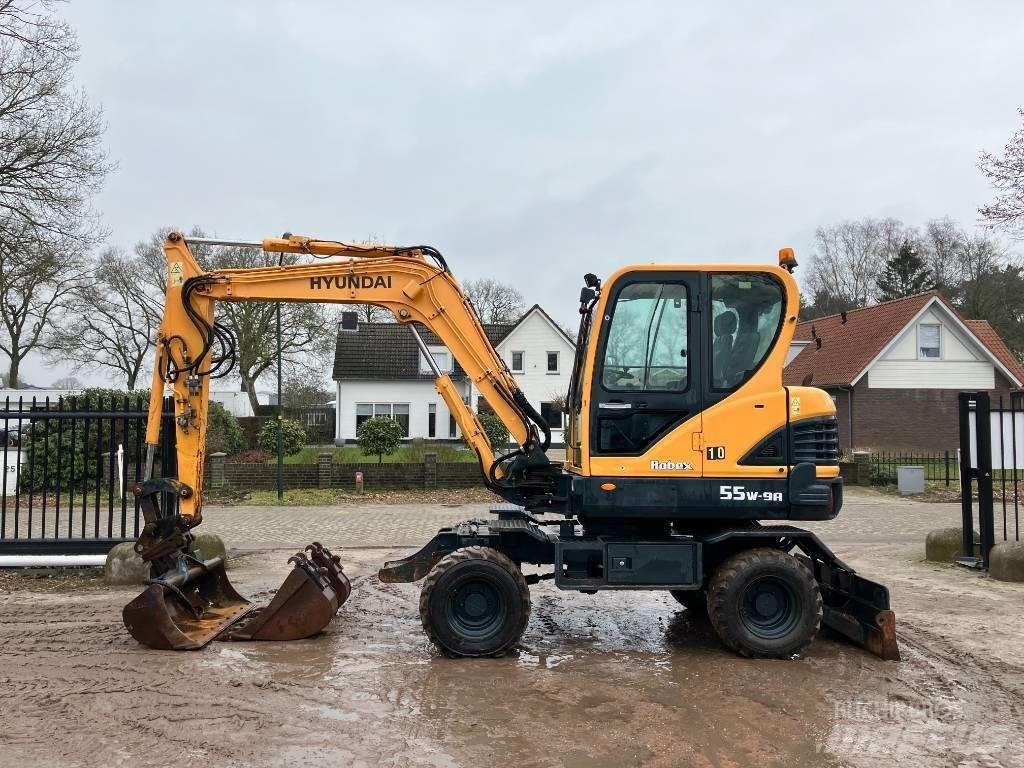 Hyundai 55W-9A Колесни екскаватори