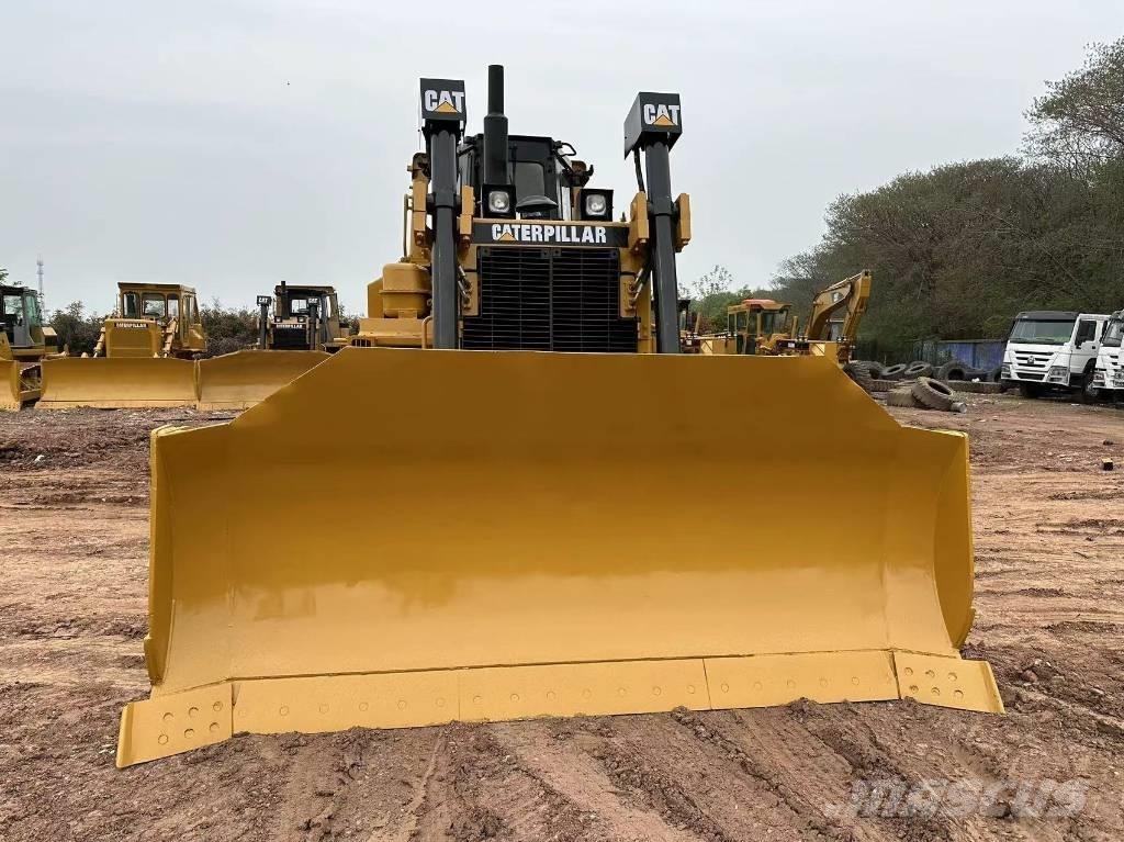 CAT D8R Верижни булдозери

