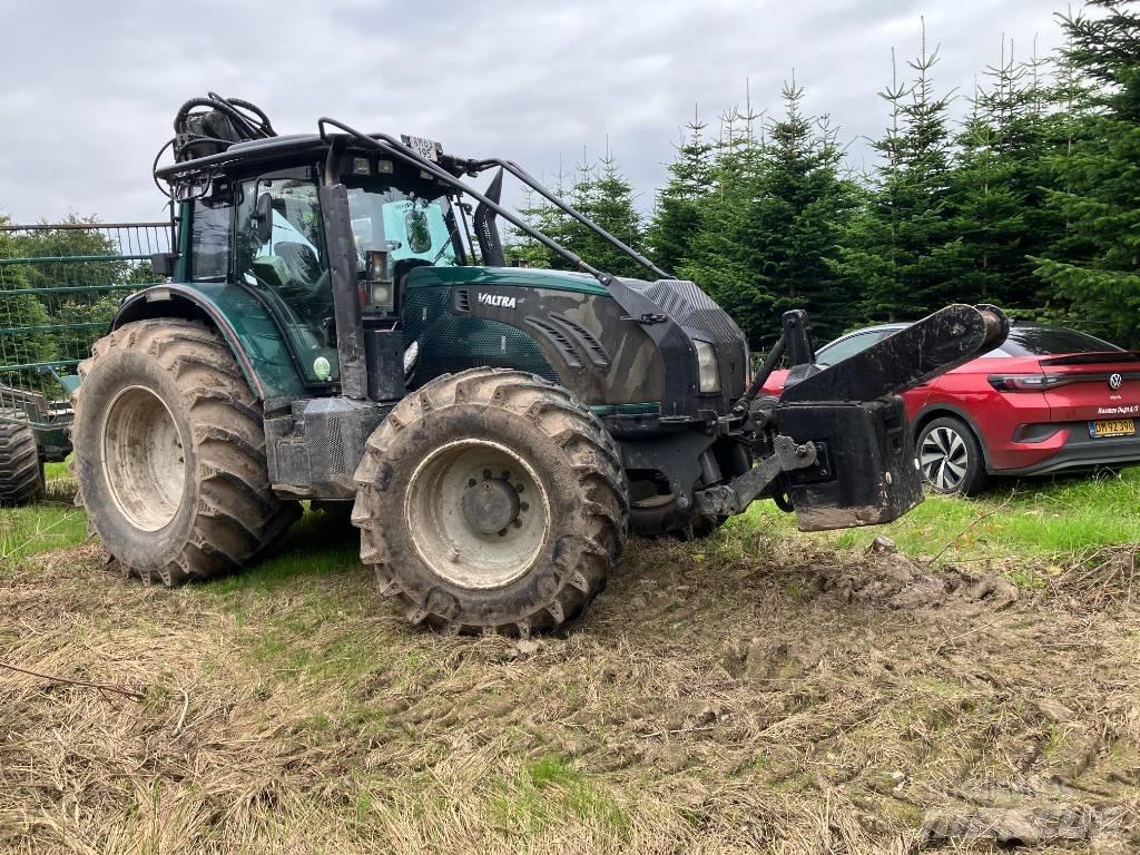 Valtra T 213 V Горски трактори