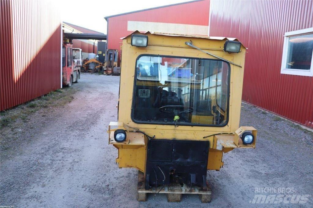 Lundberg 341 Кабина