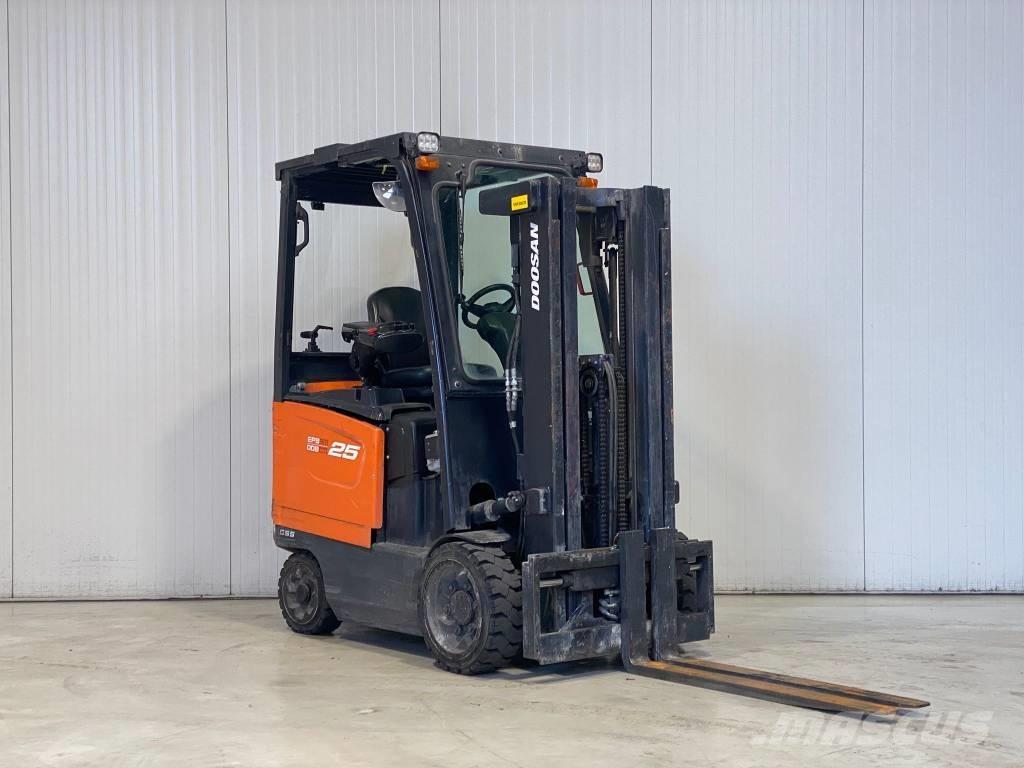 Doosan BC25S-7 Електрически вилични кари-повдигачи