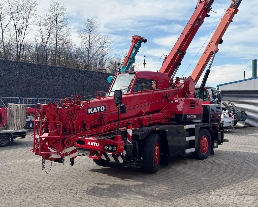 Kato CR-130Rf Всъдеходни кранове